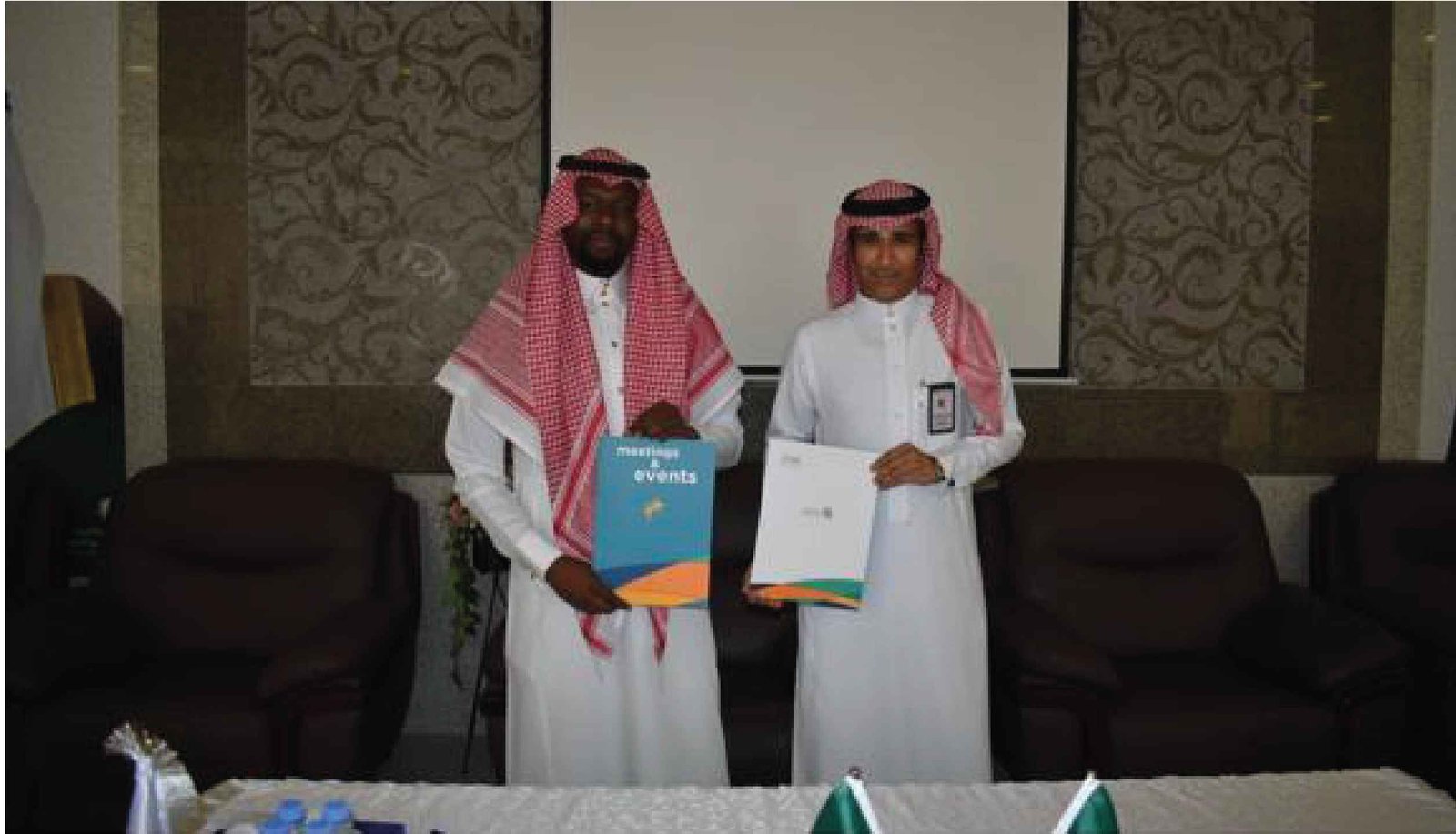 توقيع اتفاقية الموارد البشرية بين ضمان الدمام ووكالة الأثر